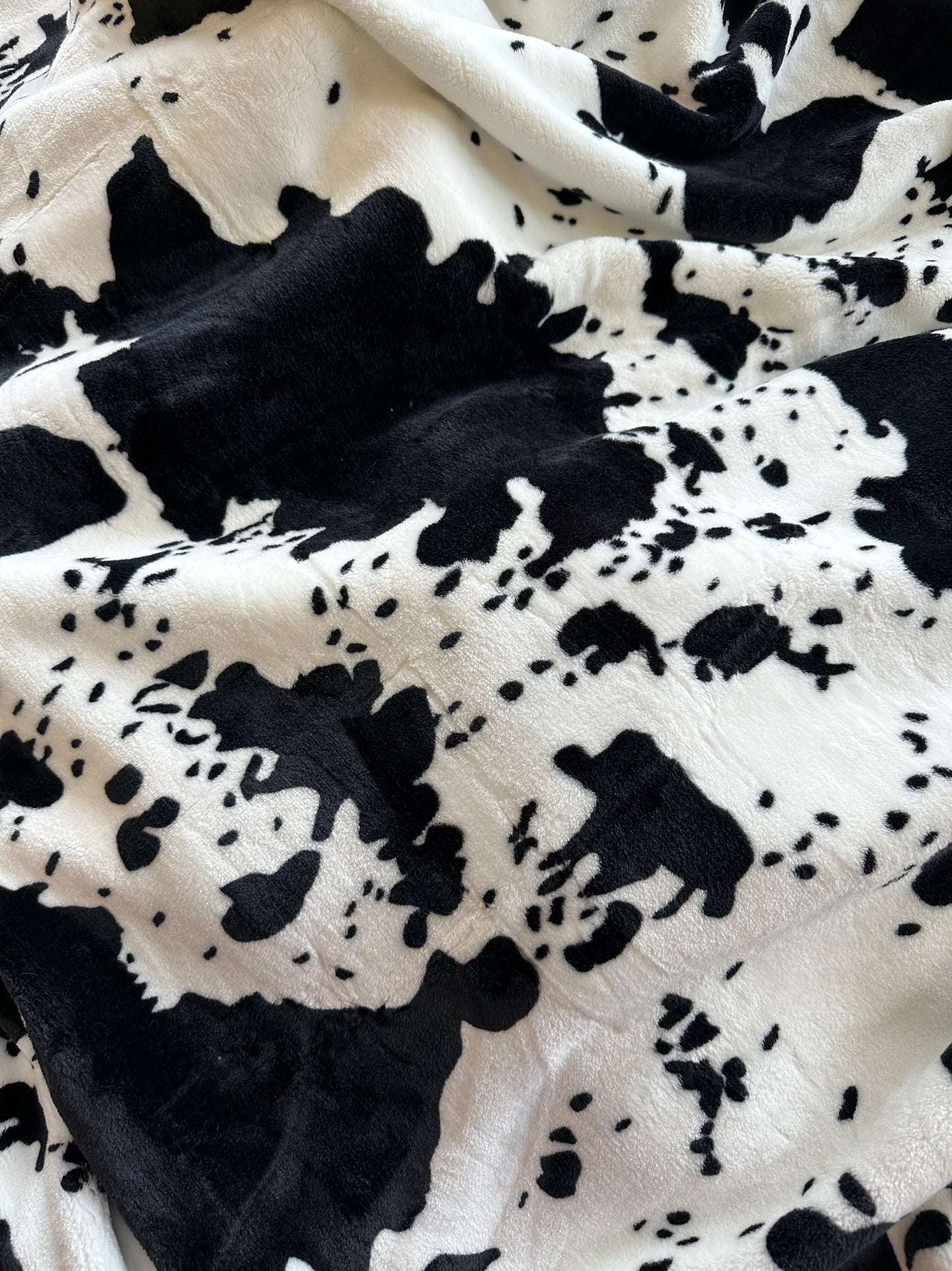 Black & White Cow Print Twin Flannel Blanket