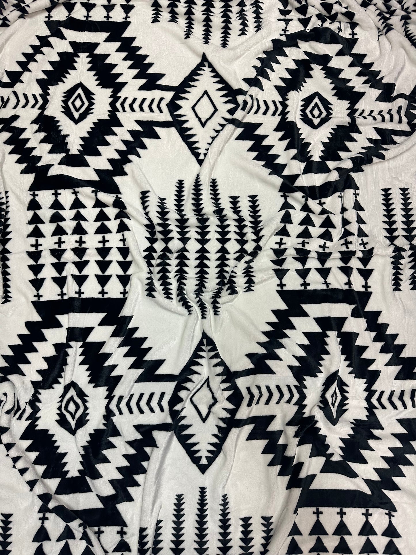 Black & White Southwest Aztec Twin Size Throw