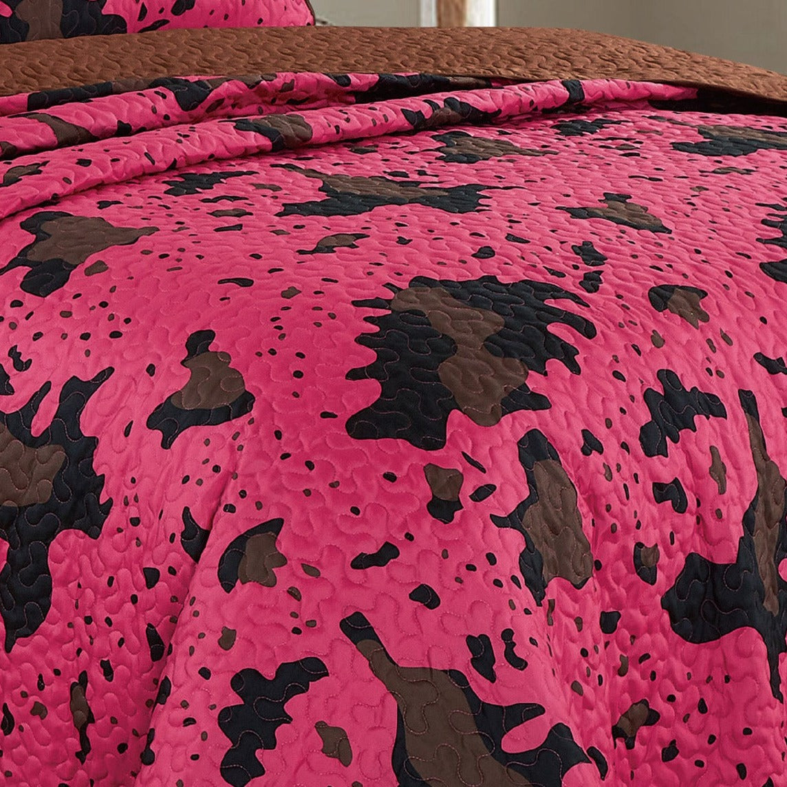 Pink Multicolor Cow Print Quilt Set